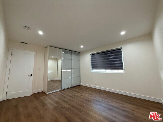 Building Photo - 9846 Monogram Ave