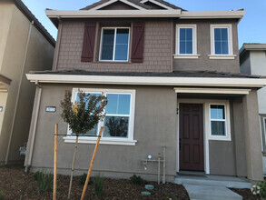 Building Photo - NEWER HOME BY BEAZER HOMES - 4 BED, 2.5 BA...