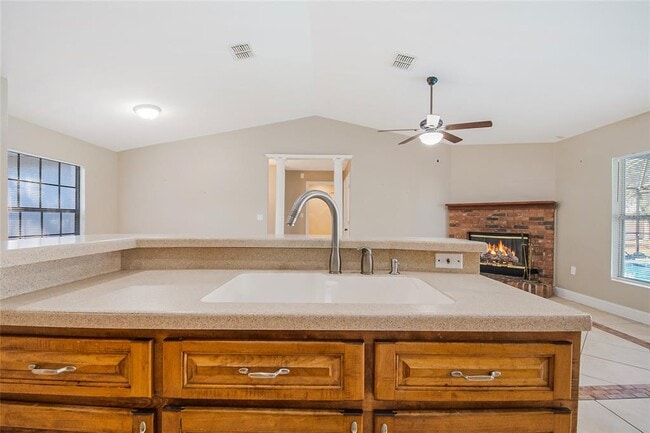 Building Photo - 1503 Lund Ave