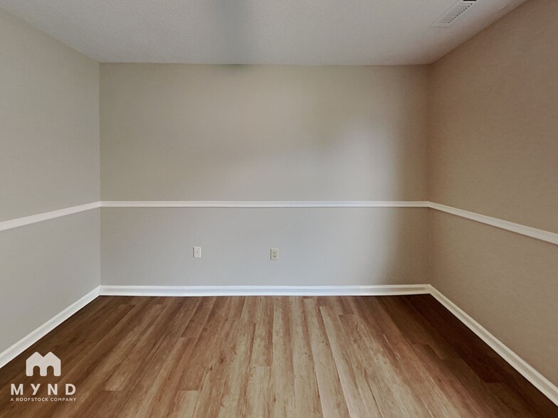 Building Photo - 545 Newell St NW