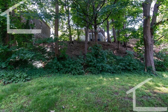 Building Photo - 86 Colborne Rd