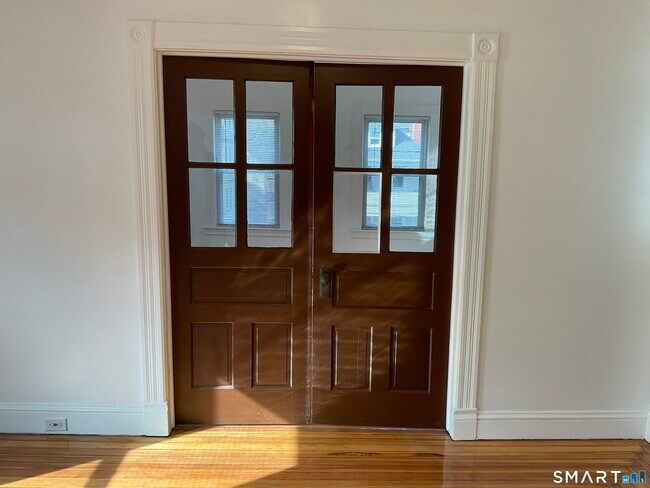 Building Photo - 13 Alger St