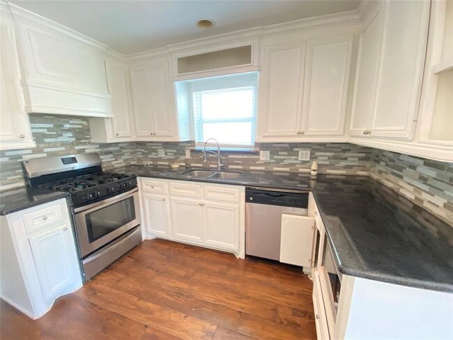 Building Photo - 12846 Westmere Dr