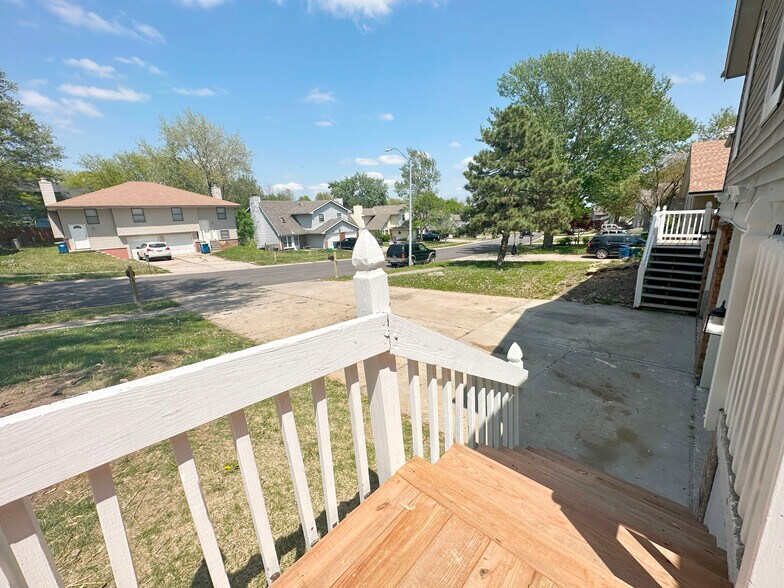 Building Photo - 1417 La Chateau Dr