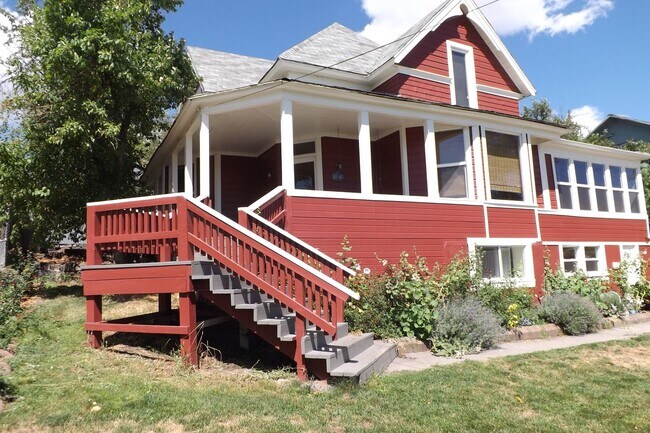 Building Photo - 3 bedroom 2 bath house