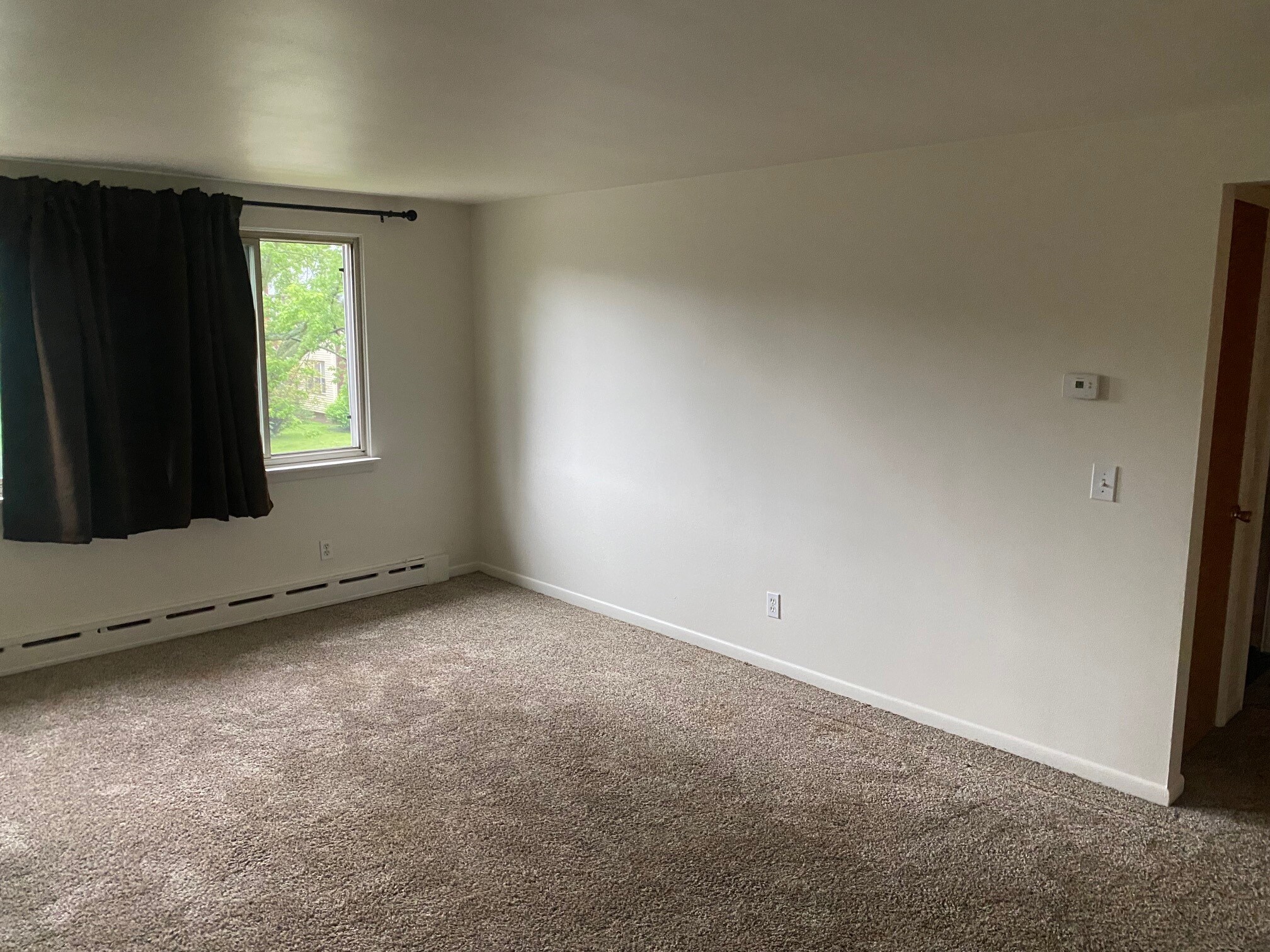 Building Photo - 636 Kenmore Ave