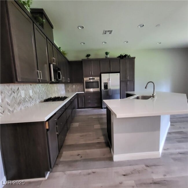 Building Photo - 365 Sapphire Rock Ave