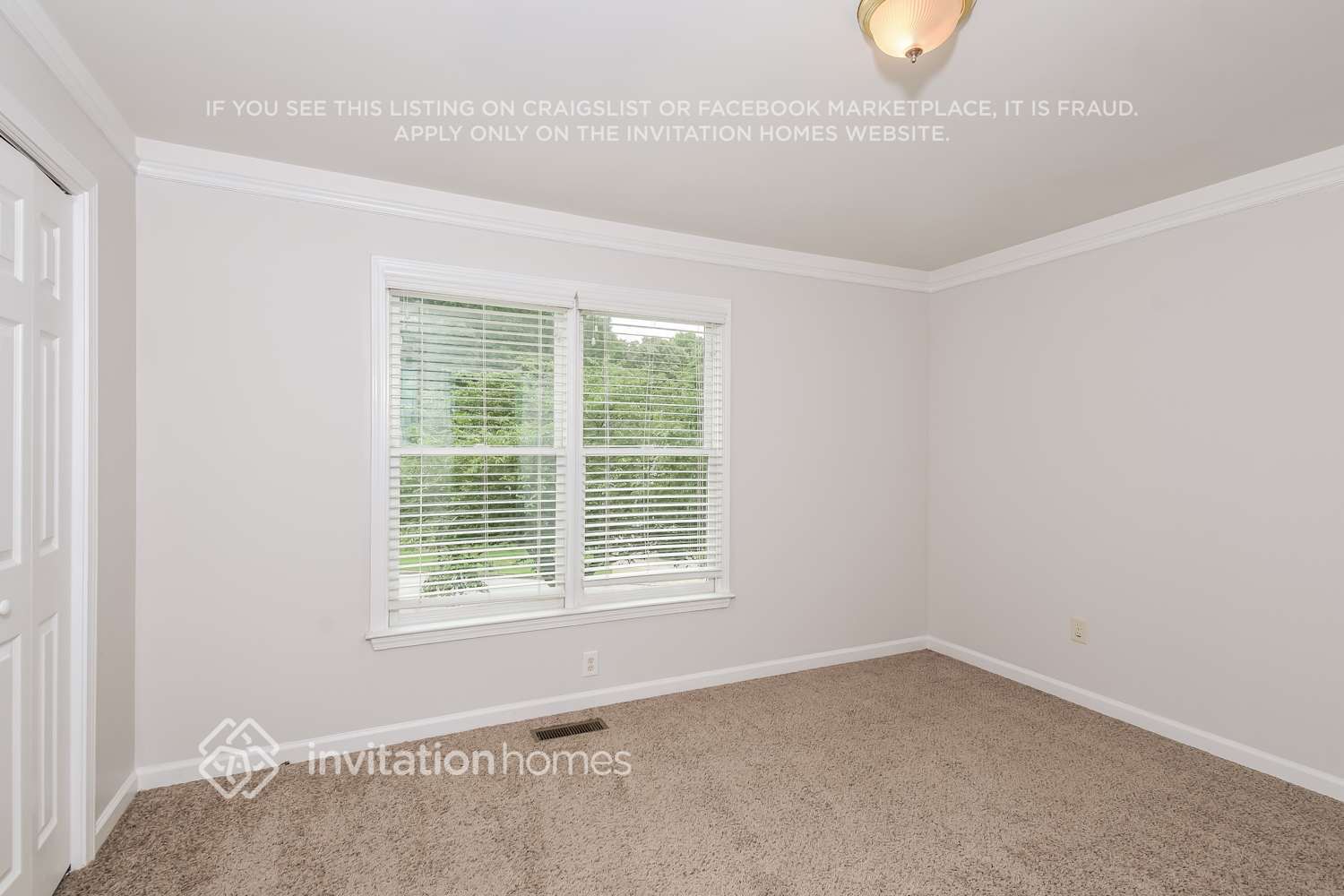 Building Photo - 2196 Woodbriar Dr