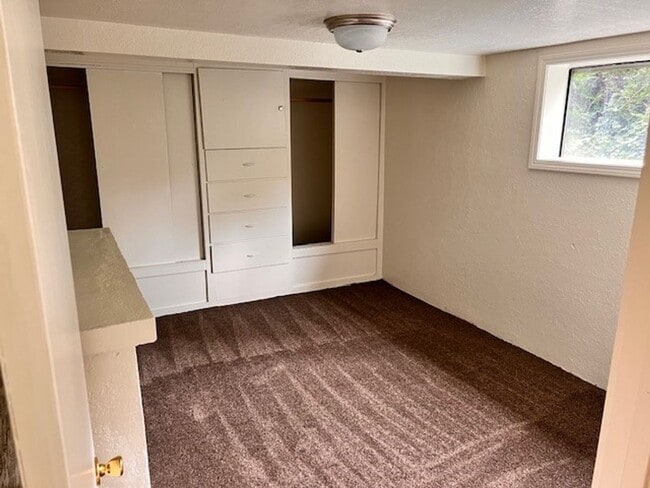 Building Photo - 1471