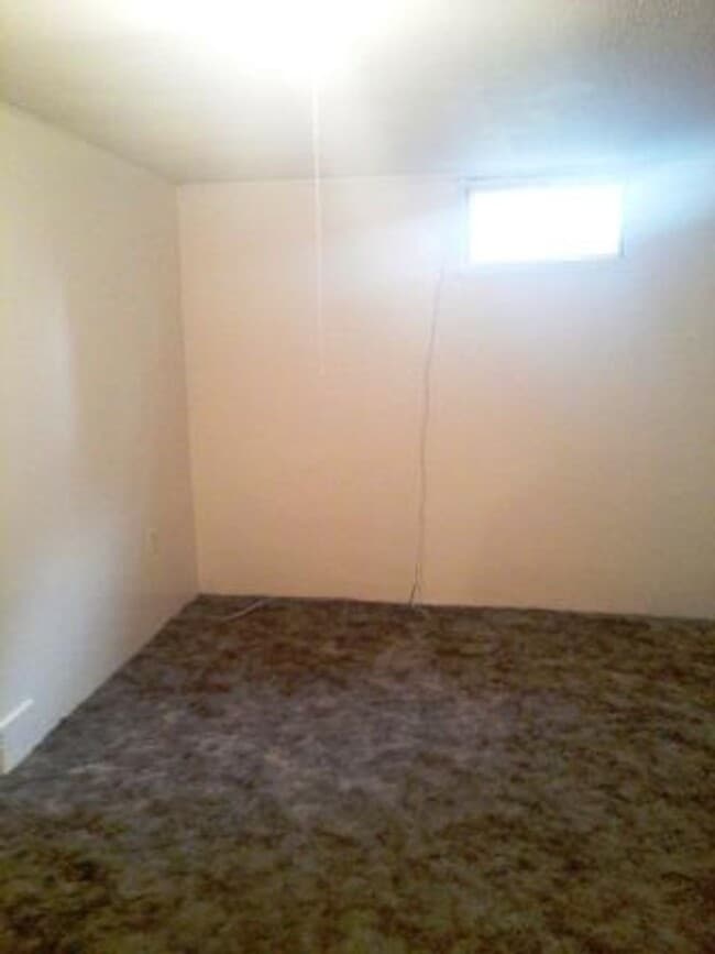 Building Photo - Clean, Spacious, and Rent Ready 2 bedroom ...