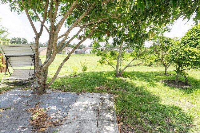 Building Photo - 16505 Lake Heather Dr