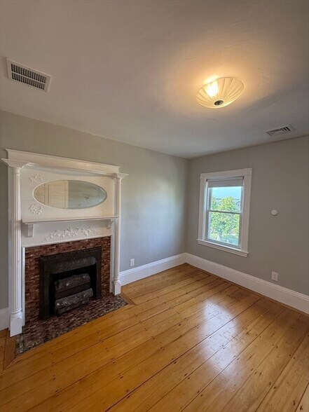 Building Photo - 108 Quincy Ave