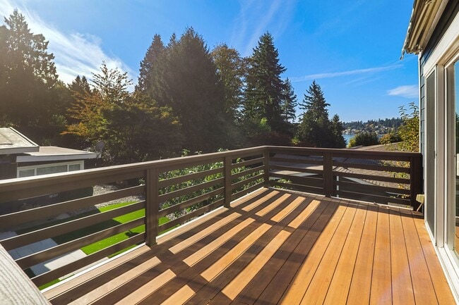 Building Photo - 4bd/3.5ba Kirkland House