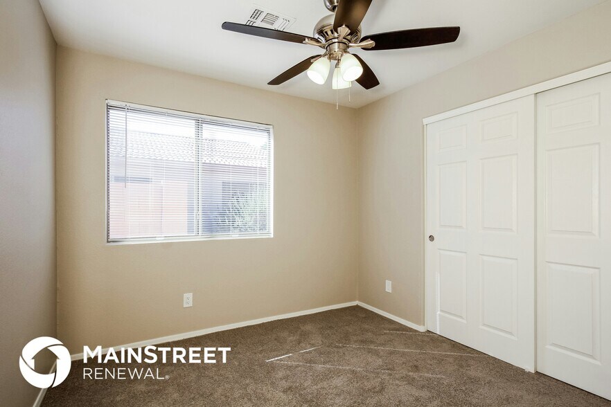 Building Photo - 8815 W Manzanita Dr