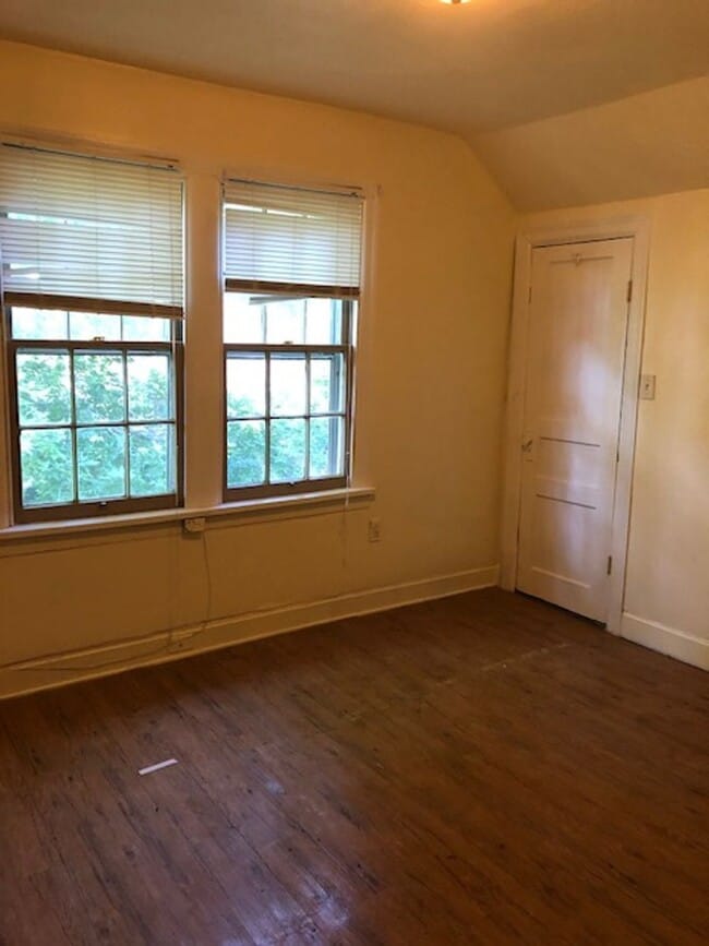 Building Photo - Charming 4 Bed/ 2 Bath Home in Madison, Available Now