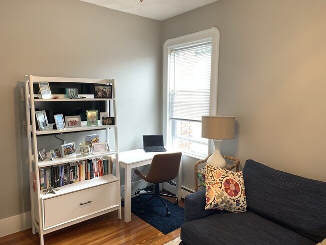 Building Photo - 25 Sullivan St