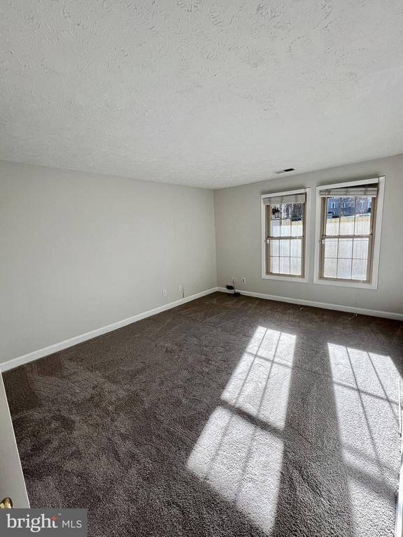 Building Photo - 12002 Ridge Knoll Dr