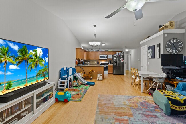 Building Photo - 1710 Charles St