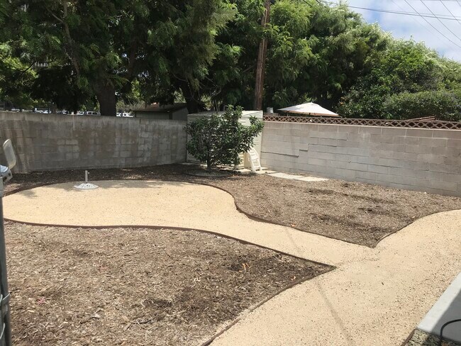 Building Photo - 233 St Marys Dr