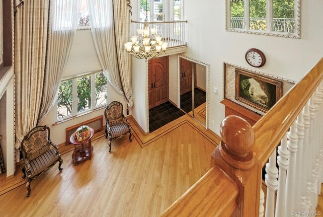 Building Photo - 77-16 Kew Forest Ln