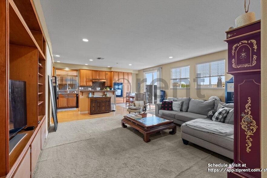 Building Photo - 521 Black Walnut Pl