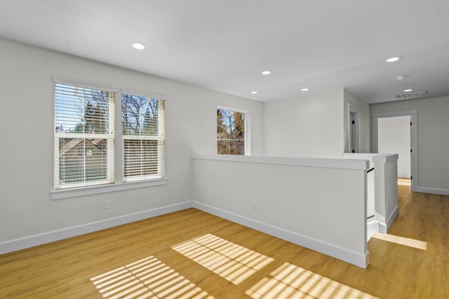 Building Photo - 1757 NW Steidl Rd