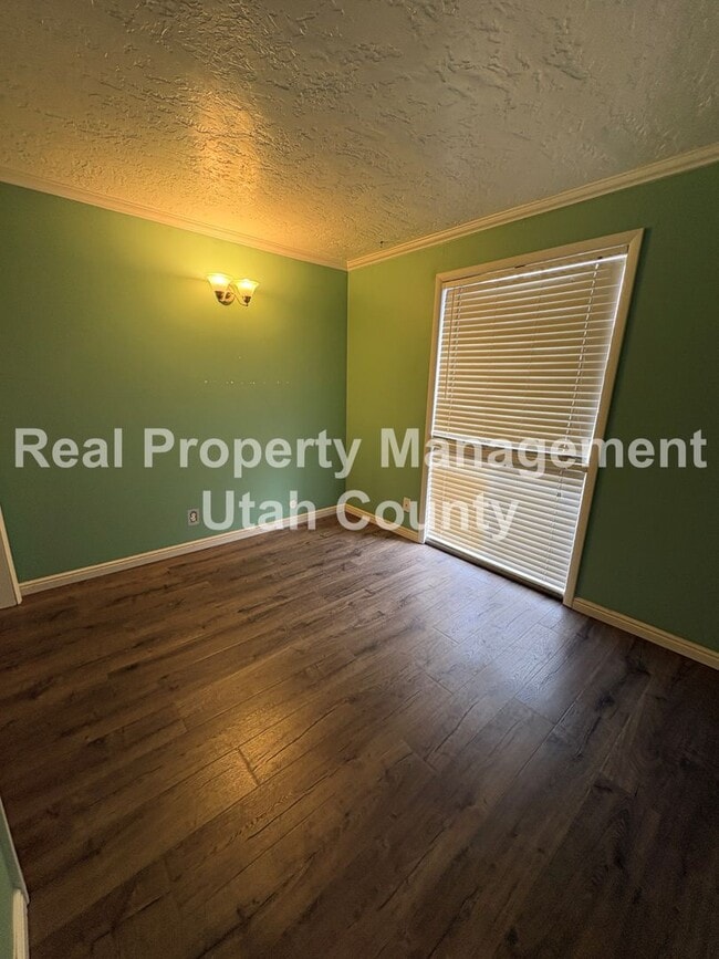 Building Photo - Half Off First Months Rent! 3rd floor condo in the heart of Salt Lake
