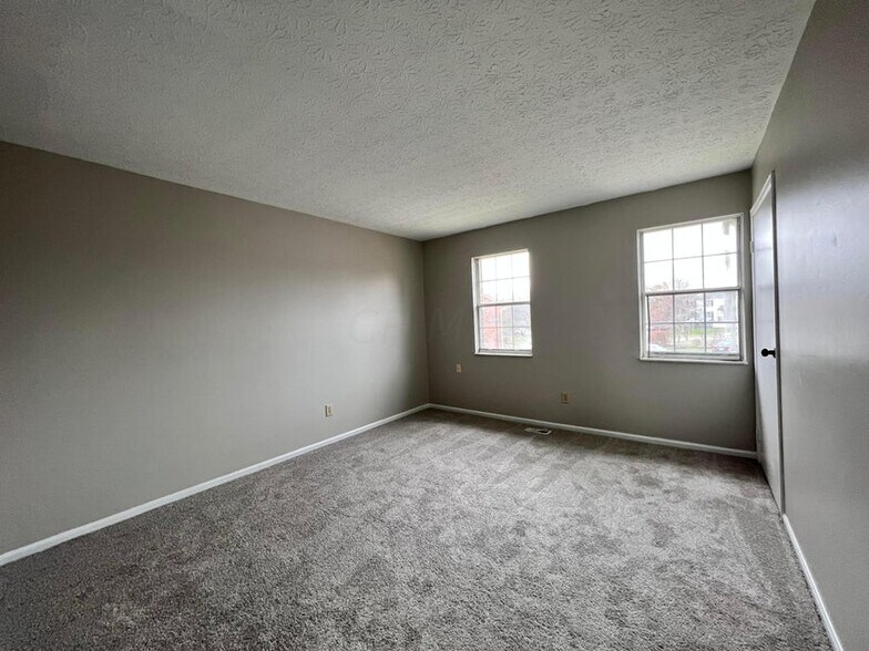 Building Photo - 5372 Portland St