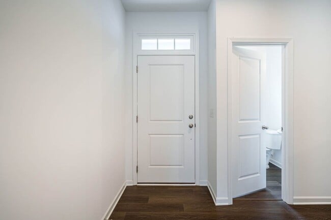 Building Photo - 838 Oak Center Dr