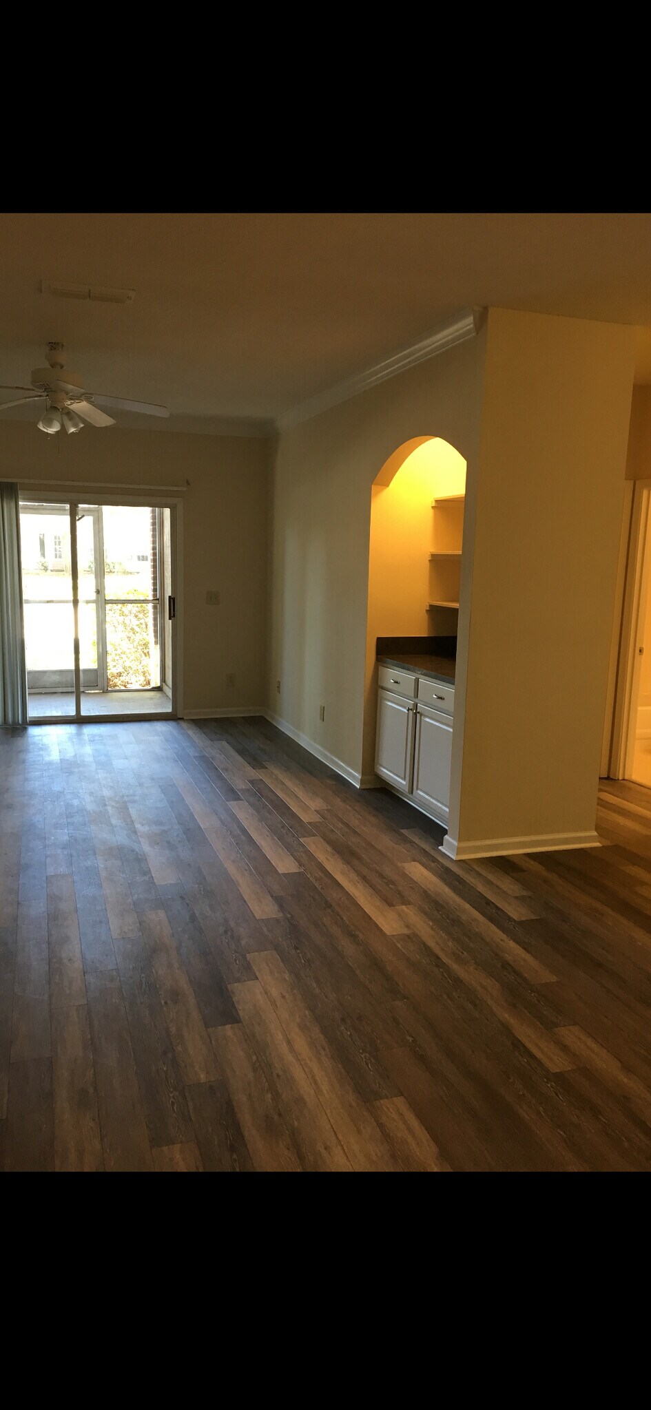 Building Photo - 10000 Gate Pky N