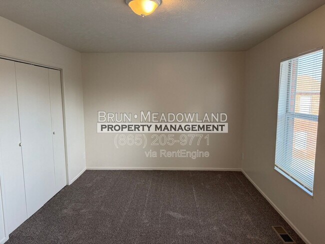 Building Photo - 1035 W Parkway Ave