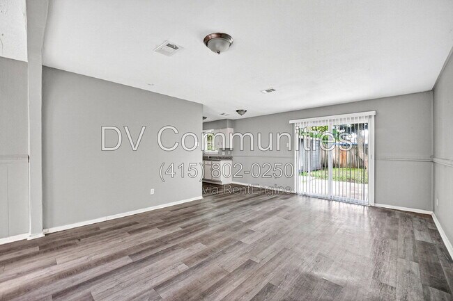 Building Photo - 12919 S Coast Dr