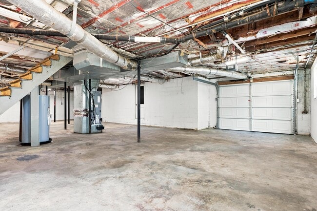 Building Photo - 114 Alpine Dr