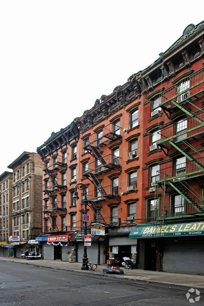 Building Photo - 136 Orchard St