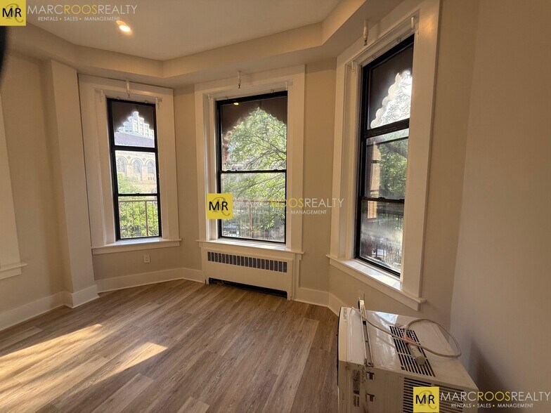 Building Photo - 271 Dartmouth St