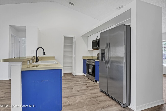 Building Photo - 1561 Sandusky St SE