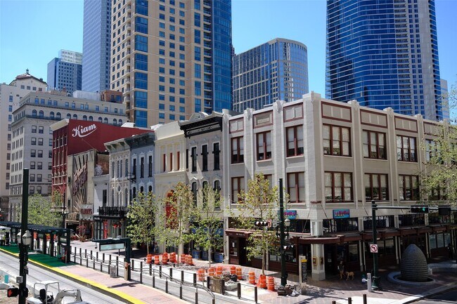 Building Photo - 201 Main St