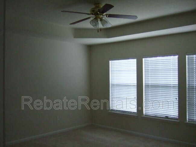 Building Photo - 11177 Castlemain Cir W
