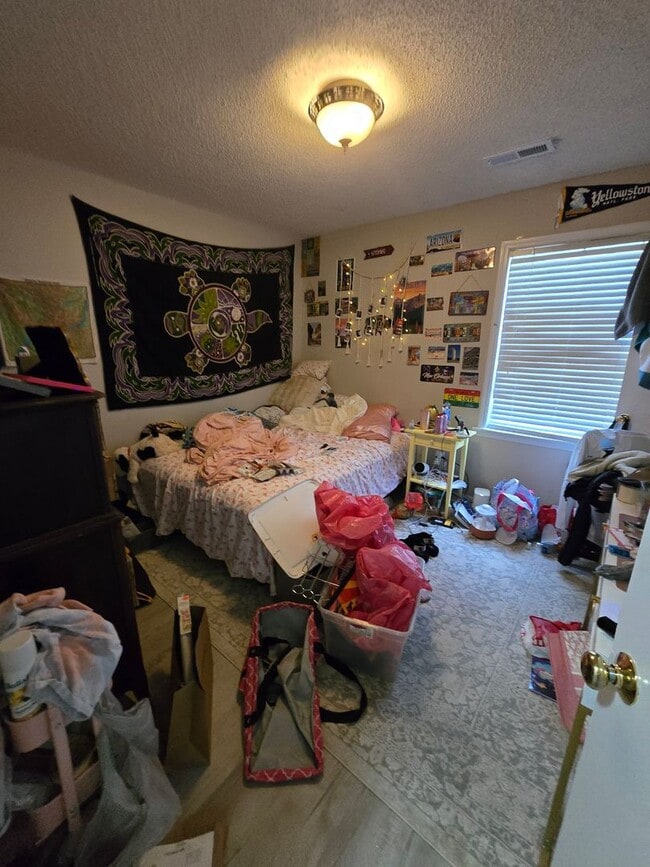 Building Photo - 322K