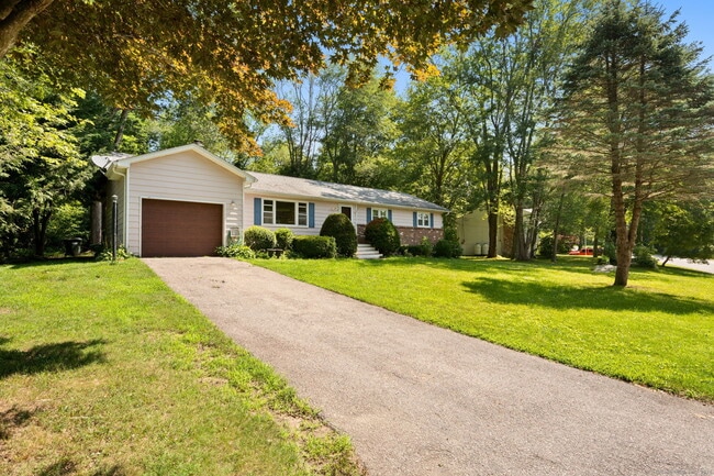 Primary Photo - 31 Raven Wood Rd