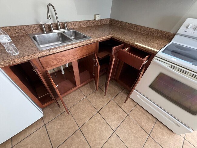 Building Photo - 4216 W Penn Ave