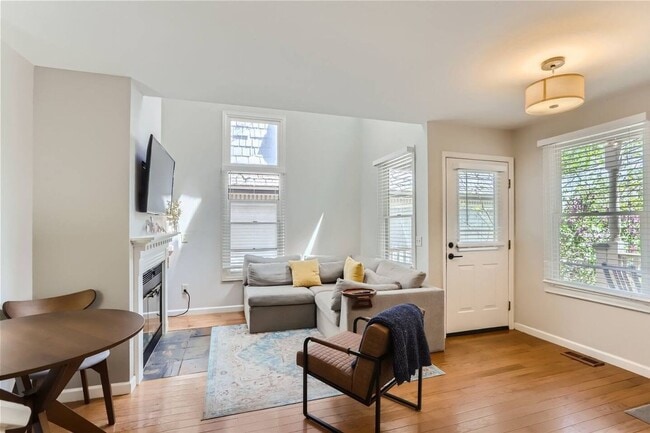 Building Photo - 2135 Spruce St