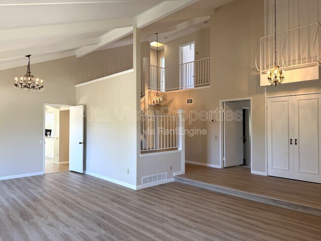 Building Photo - 12480 Escala Ln