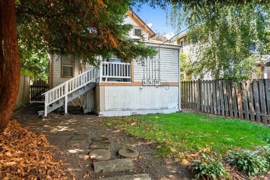 Building Photo - 3411 Lombard Ave