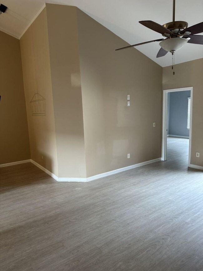Building Photo - 207 Hibiscus Way
