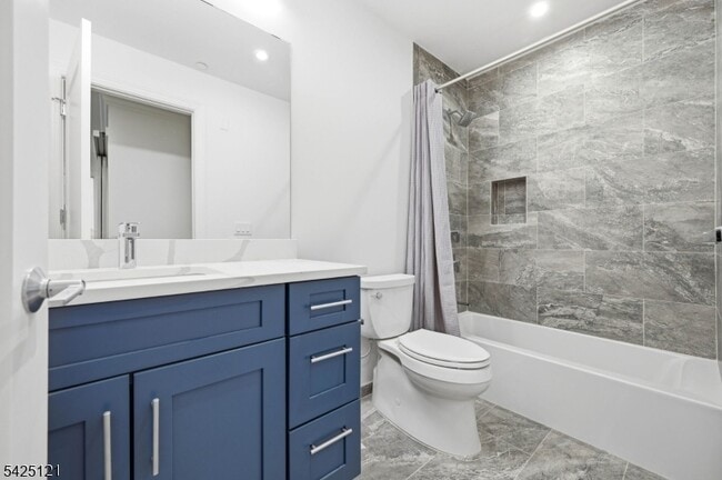 Building Photo - 14 Ward St