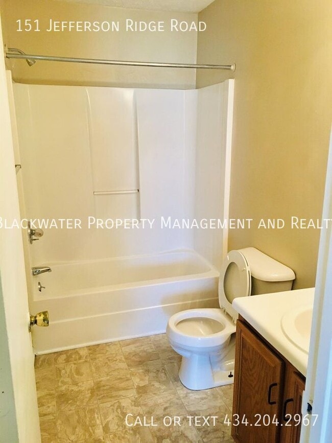 Building Photo - 151 Jefferson Ridge Rd