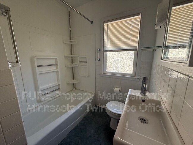 Building Photo - 2632 Toledo Ave S