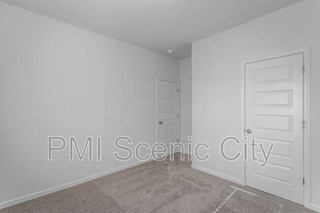 Building Photo - 8836 Meadowvale Ct