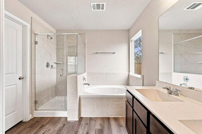 Building Photo - 5323 Brooklyn Rose Dr